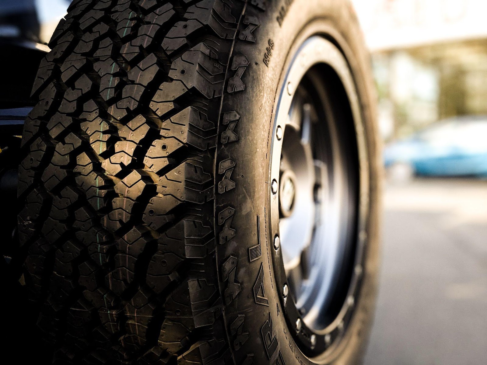 How Tire Guru Helps Retail and Wholesale Tire Dealers Close More Sales
