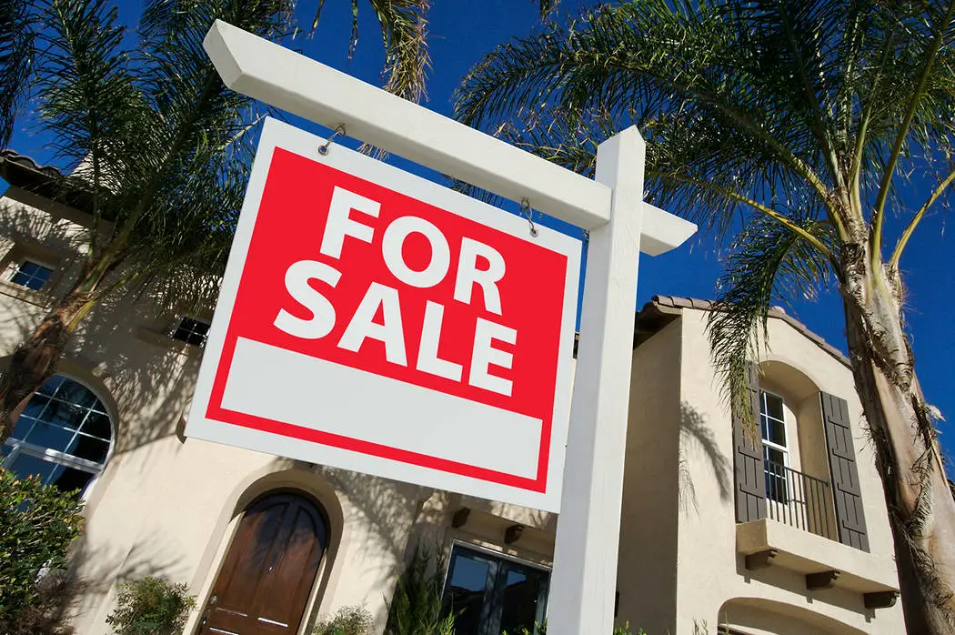 How do you determine the selling price of a house ?