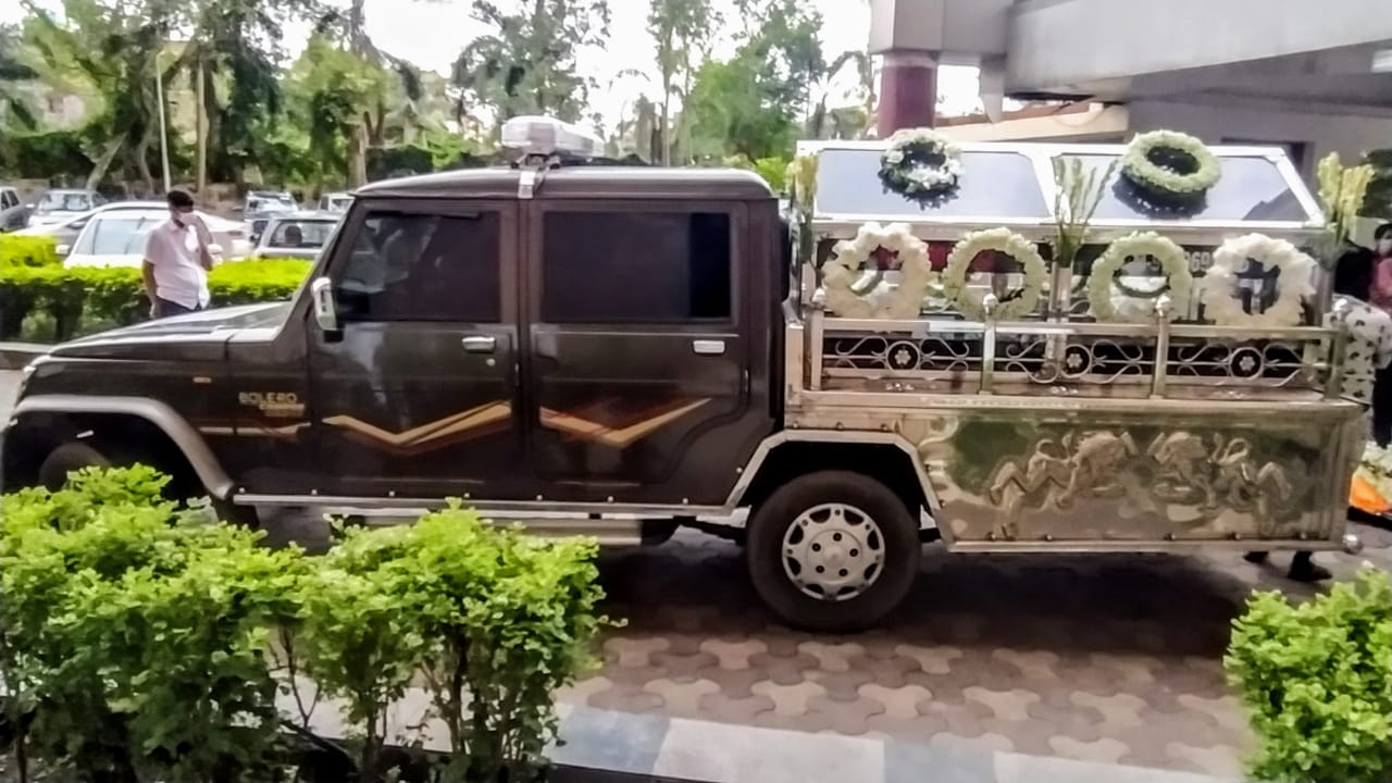 Hire A Dead Body Carrying Vehicle From The Funeral Service Site