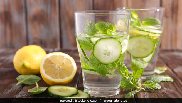 wellhealthorganic.com:how-detox-water-works-in-reducing-weight
